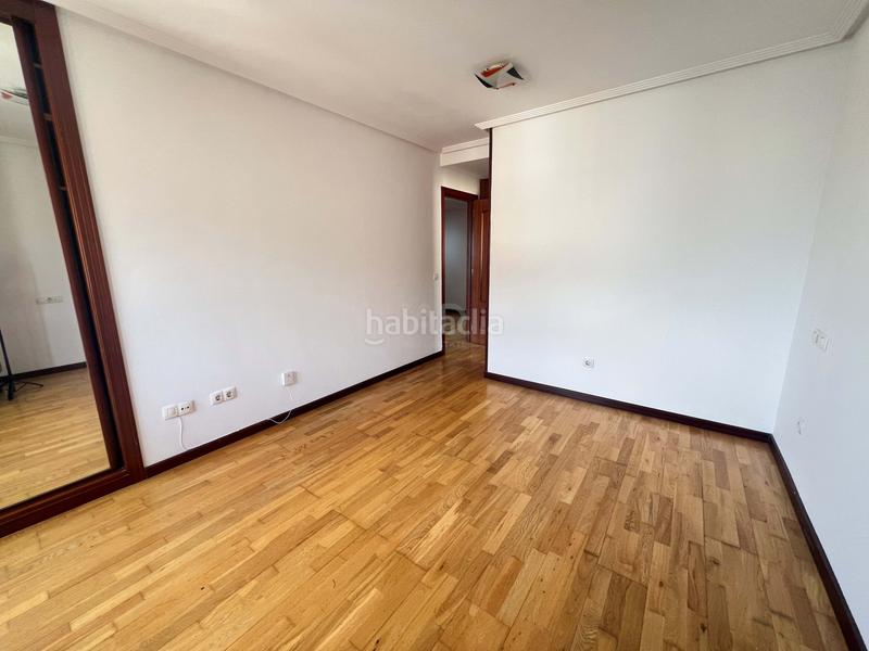 Foto 76763004-c00a-4291-b05b-c25ddbdec0a6. Appartamento con riscaldamento parcheggio in Ciudad Naranco - Prados de La Fuente Oviedo