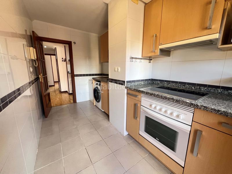 Foto f929a4fe-c2c4-4e9d-b298-23910cd3538c. Appartamento con riscaldamento parcheggio in Ciudad Naranco - Prados de La Fuente Oviedo