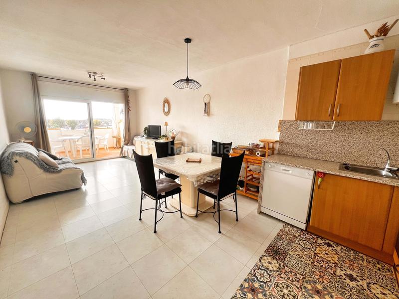 Foto 2485b2fe-d418-41a3-8856-e0afb78ebb5e. Penthouse with heating in Sant Maurici Empuriabrava
