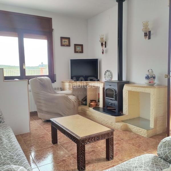 Foto 2d271445-1638-4458-a781-4971c2ca22c8. House with parking pool in Font-rubí