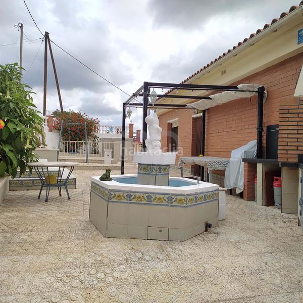 Foto ead9a127-9f31-4bc5-a5ec-de17d64fcf2f. House with parking pool in Font-rubí