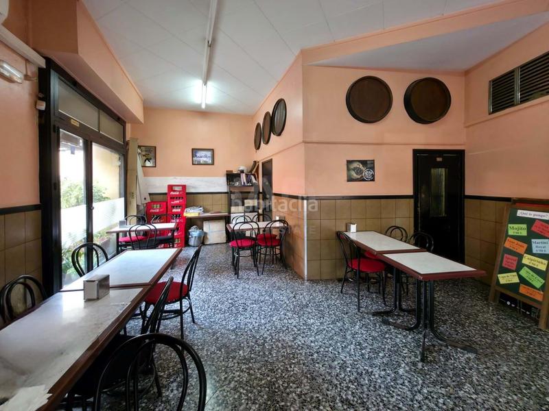 Foto e3f8e18f-7c5e-414b-86da-d7dd0d104672. Pas-de-porte local commercial dans Provençals del Poblenou Barcelona