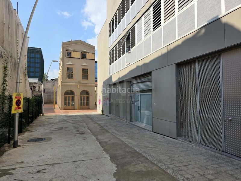 Foto fd96cf3b-706e-4550-a5a9-a6b22a781f1a. Trapasso locale commerciale in Provençals del Poblenou Barcelona