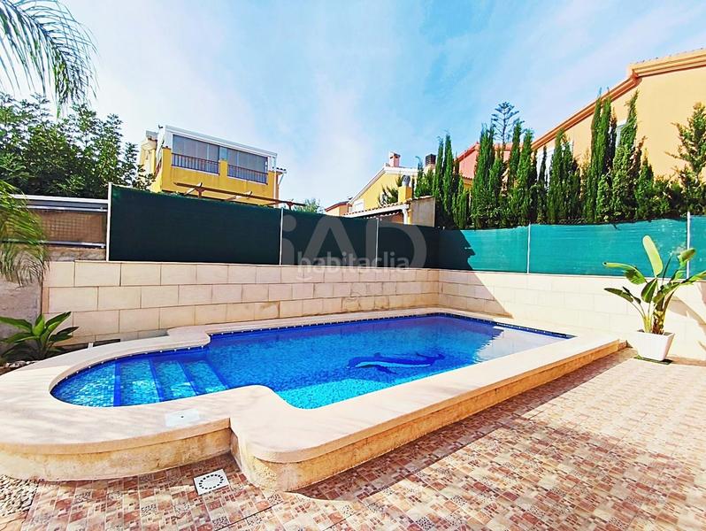 Foto bcc6b547-ba8f-4eb6-8cbb-b27416ad9d6e. Chalet en Centro Mutxamel