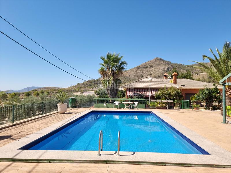 Foto 83c64a50-c960-4f0e-843b-2e92b421309f. Casa con piscina in Sax