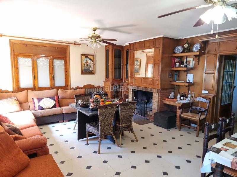 Foto e6796a16-9937-40be-9f75-a719fe256490. Casa con piscina in Sax