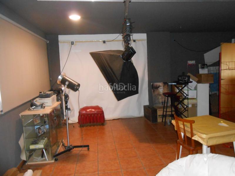 Foto 1175ba74-e987-4e8d-9154-c89334866c01. Local comercial en calle alberes 47 47 en Els Pavos Blanes