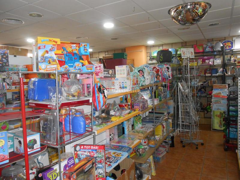 Foto 9cb3579a-fd35-4090-afaa-f95ea22ca5d4. Local comercial en calle alberes 47 47 en Els Pavos Blanes