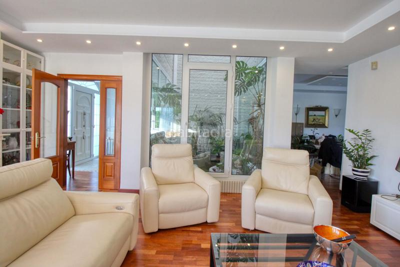 Foto c4eea2a2-5c9c-4cbb-b82d-35385f118115. Haus mit heizung parking pool in Palau Girona