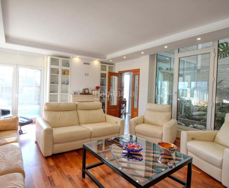 Foto 4cc84949-2524-4e73-86f6-4a2b996acc7d. House with heating parking pool in Palau Girona