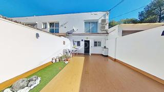 Casa aparellada a Carretera del far 21