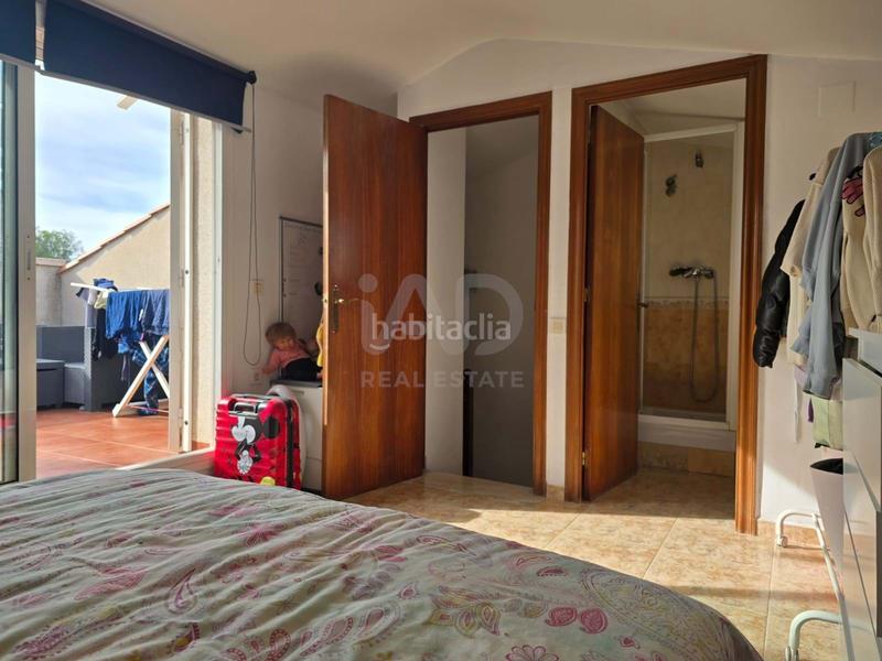 Foto 12d189fc-014a-4289-b217-bd468c25a8b3. Casa bifamiliare in Cunit residencial Cunit