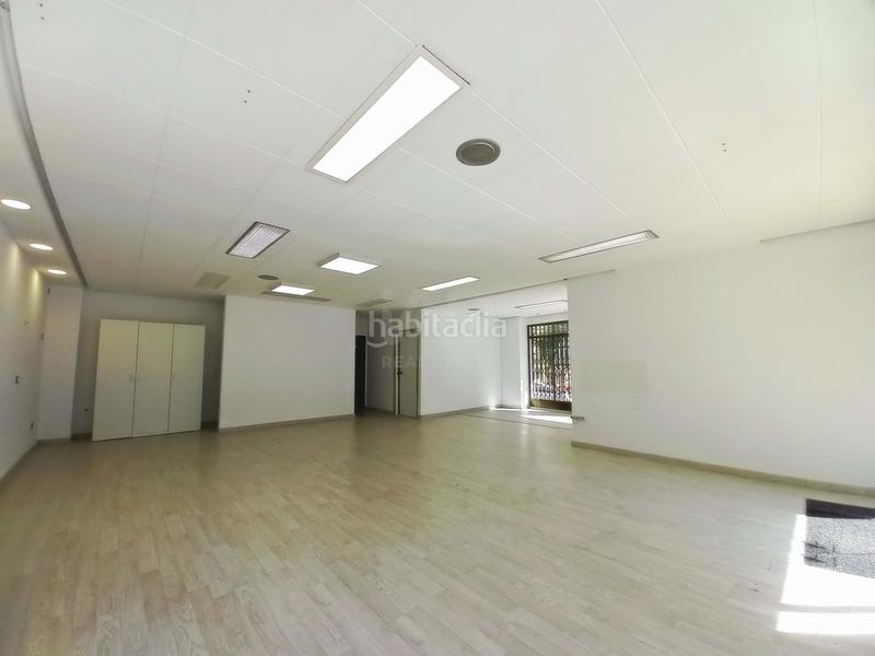 Foto 1080b4c2-b086-4f4d-8f16-a8ae86782620. Alquiler local comercial en calle carrer de la mar 20 20 en Campello (el)