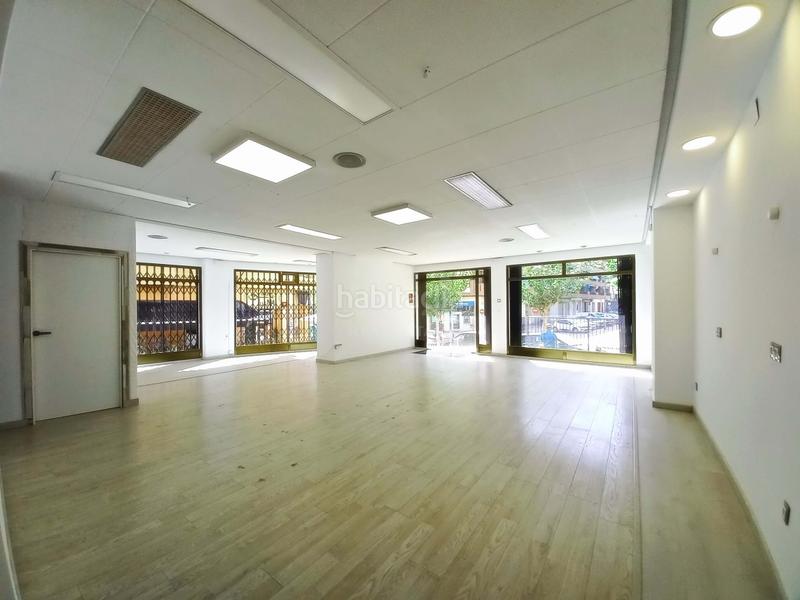 Foto 27298f20-f6f6-46b6-8d6d-169a2bc1bd59. Alquiler local comercial en calle carrer de la mar 20 20 en Campello (el)