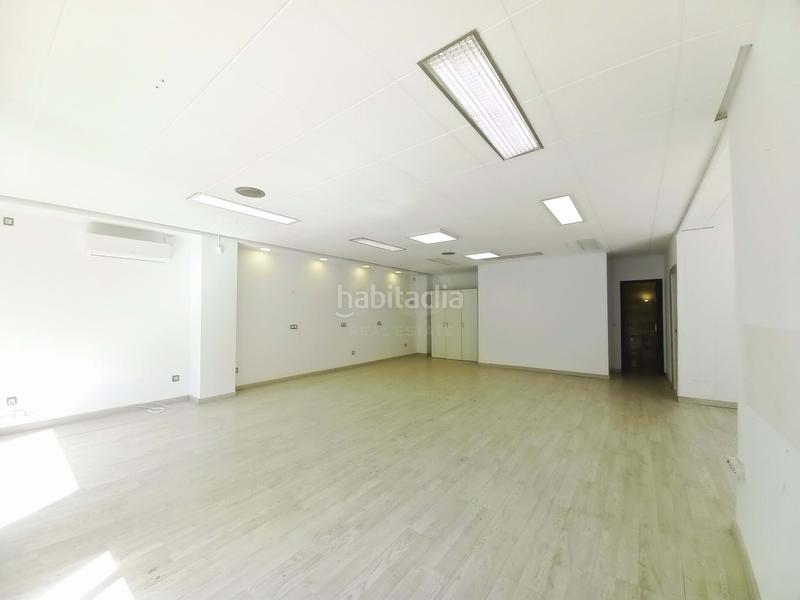 Foto 81c92a49-7a49-4fc7-8ee7-118167160282. Alquiler local comercial en calle carrer de la mar 20 20 en Campello (el)