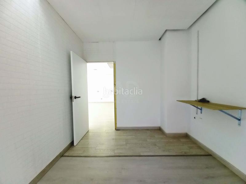 Foto a050c300-0581-4737-9ac5-c2342ee00c71. Alquiler local comercial en calle carrer de la mar 20 20 en Campello (el)