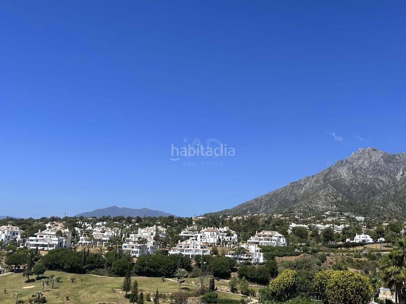 Foto 6a5bf879-b440-419b-bc99-ed3fa76a8de5. Casa con riscaldamento parcheggio piscina in Nueva Andalucía centro Marbella