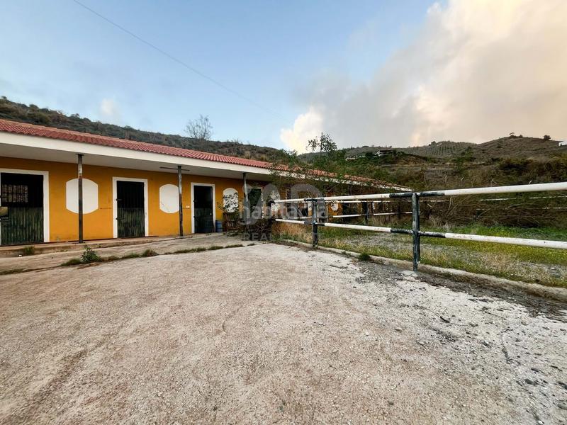 Foto 84ce9a81-7763-4556-8abd-6d5152b7e3e3. Alquiler local comercial en calle poligono 32 parcela256 parcela256 en Benajarafe