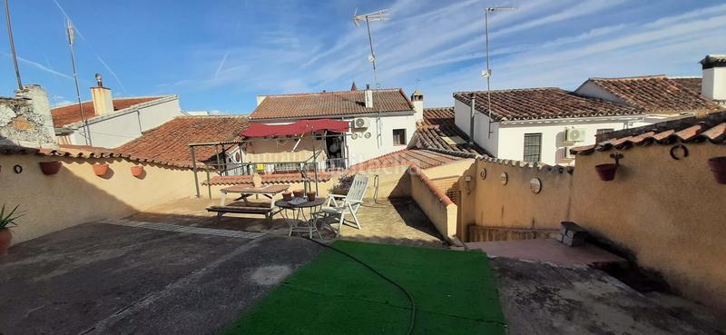 Foto 602d4874-db1e-4264-bd7d-bcd870921ec6. Casa en calle blas infante 25 25 en Navas de la Concepción (Las)