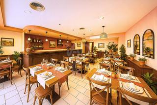 Business premise in Avenida OSCAR ESPLA 15 15