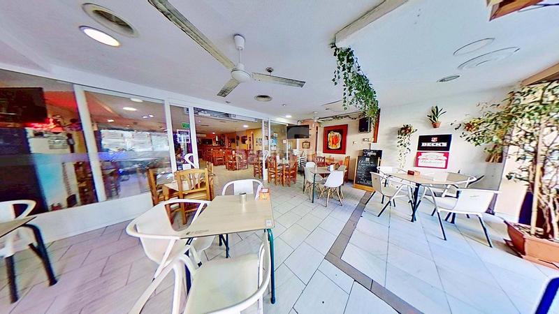 Foto 6d1d9e81-6189-4a6f-8baa-264ad37c8a8c. Transfer business premise in avenida oscar espla 15 15 in Alicante