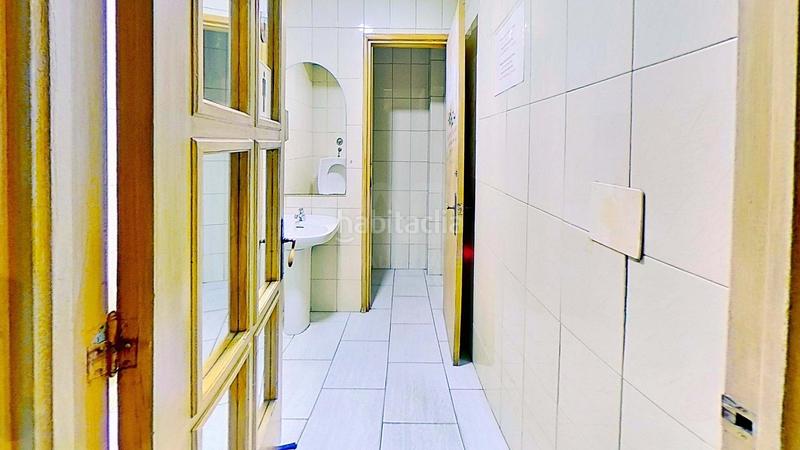 Foto 7a9c1712-f32d-496d-90a7-97126a93f107. Pas-de-porte local commercial dans avenida oscar espla 15 15 dans Alicante