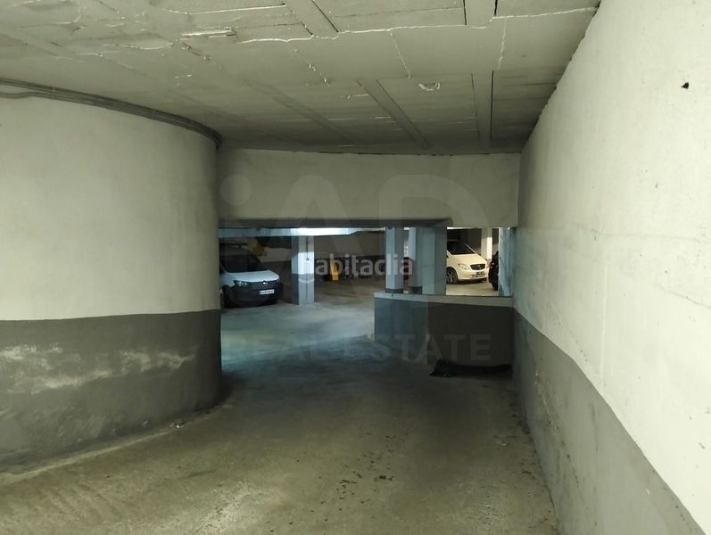 Foto 664f70d2-dd61-41bc-b456-fb4601181ae5. Aparcament cotxe a Centre Reus