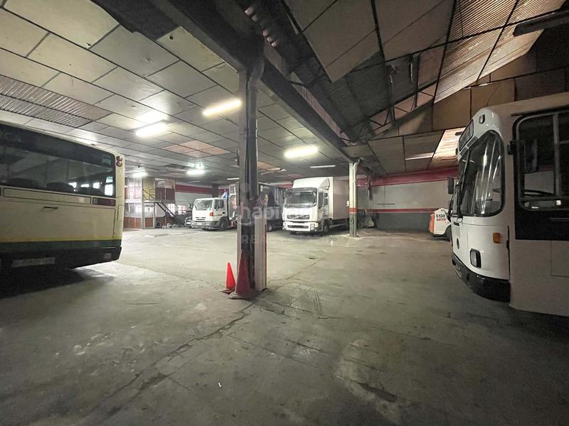 Foto 2de7dbfa-fd0d-4e8a-bc1a-123f7c04e980. Local comercial en calle valentí almirall 71 71 en Sabadell