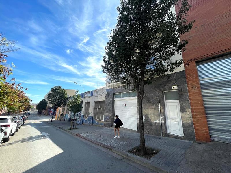 Foto 6ec92eb3-6f91-41a9-a598-c92a21dddfd4. Local comercial en calle valentí almirall 71 71 en Sabadell