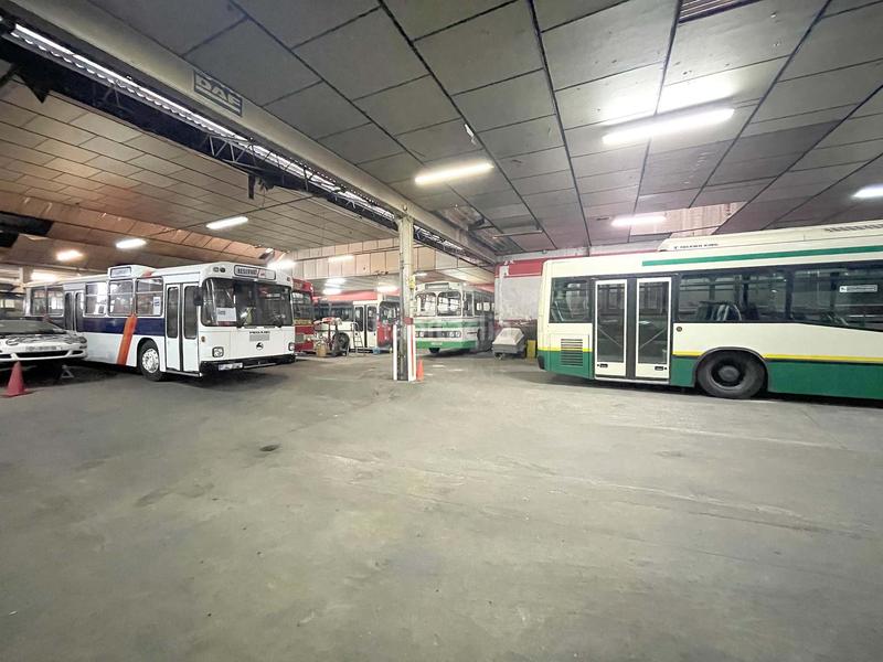 Foto 82e9cd51-279a-4f77-9bd8-5147b428c24d. Local comercial en calle valentí almirall 71 71 en Sabadell