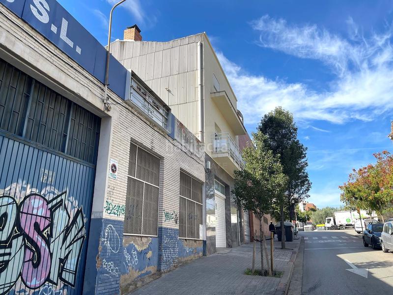 Foto 919850a1-dc5f-494e-b1e6-e0b3aec71bd8. Local comercial en calle valentí almirall 71 71 en Sabadell