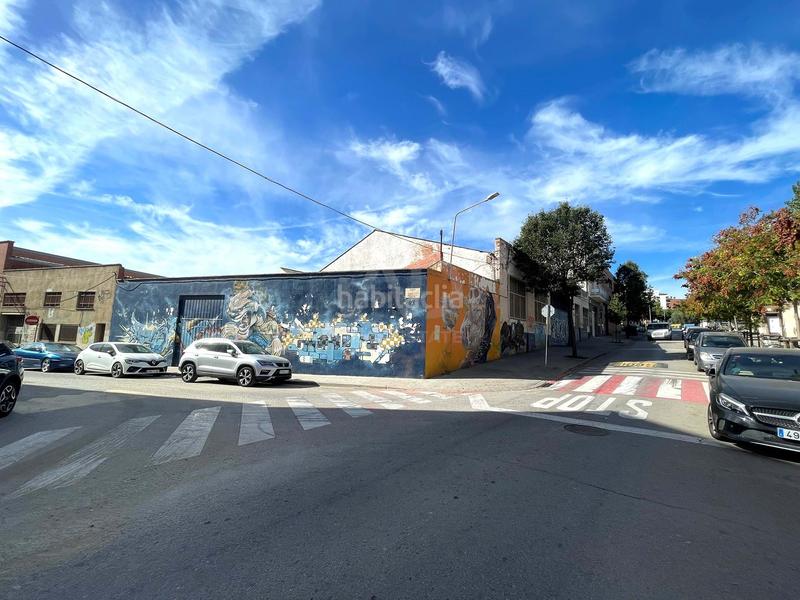 Foto 95a83109-e67c-4677-89aa-e971e93e0995. Local comercial en calle valentí almirall 71 71 en Sabadell