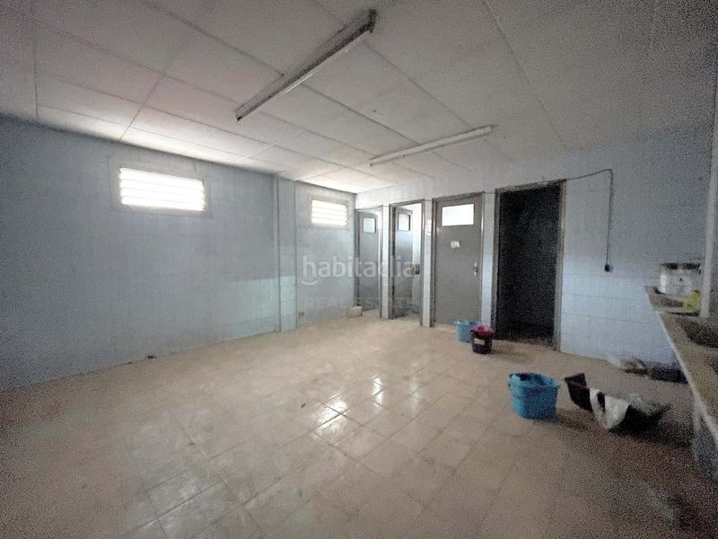 Foto 9be410ae-93df-418d-9135-c53e84cd42e0. Local comercial en calle valentí almirall 71 71 en Sabadell