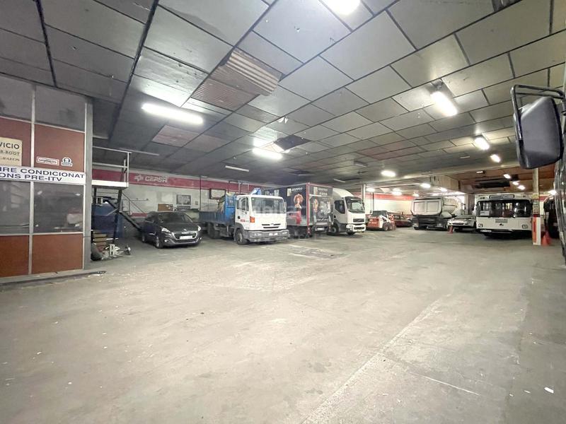 Foto ad497ee7-696b-4c7c-8853-ac3ea559010f. Local comercial en calle valentí almirall 71 71 en Sabadell