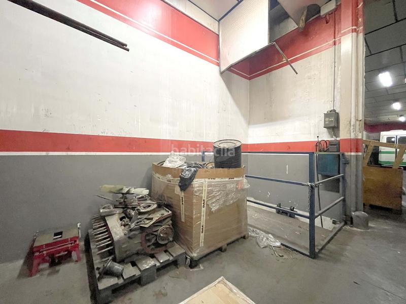 Foto fe249af9-c259-44ef-b077-7302e27404f9. Local comercial en calle valentí almirall 71 71 en Sabadell