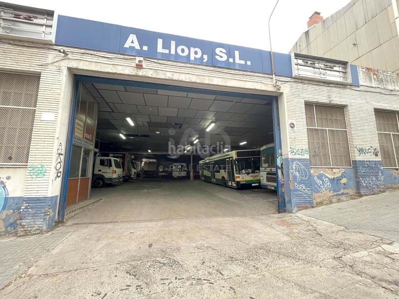 Foto 77711818-12be-43ec-9b46-2c5e39e2b872. Locale commerciale in calle valentí almirall 71 71 in Sabadell