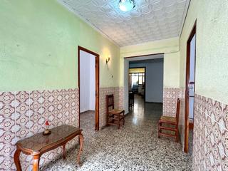 Edifici a Énova (l´)