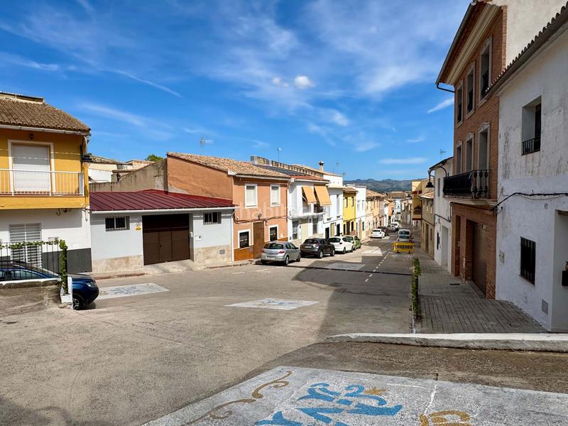 Foto 2311bb90-ffcd-4649-9f9d-fdd54dae1dc1. Edificio en Énova (l´)