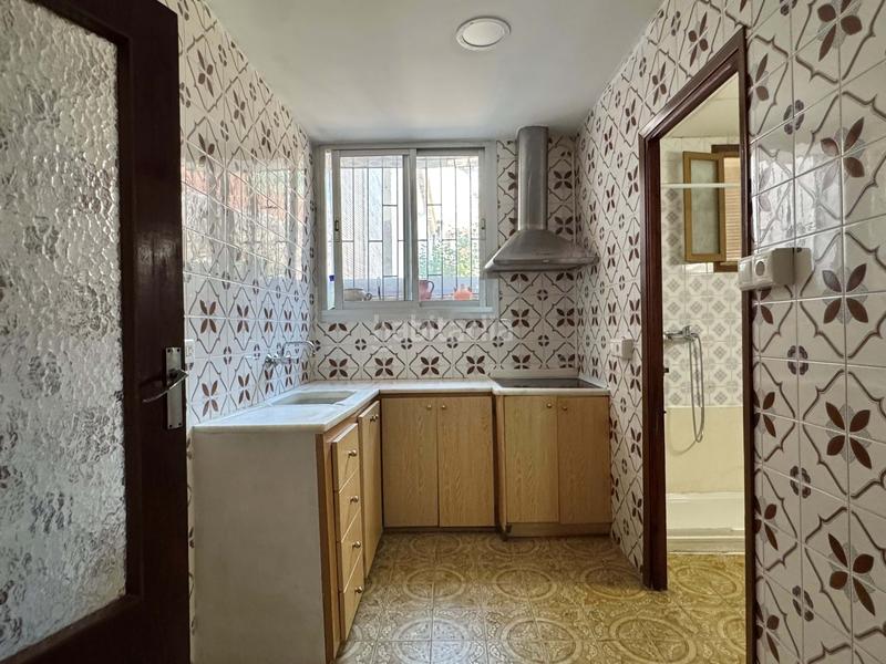 Foto 34012291-73e6-4f08-93fa-2c77821afe60. Edificio en Énova (l´)