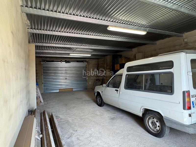 Foto a2f6fbc4-4b5e-4a73-ba5c-56d2b8e064ee. Edificio en Énova (l´)