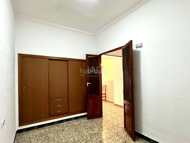 Foto b753d47a-d670-4b9d-9c64-43a016d4c438. Edificio en Énova (l´)