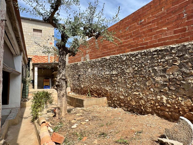 Foto 47c0253e-3be4-4647-9bfa-e78efde2da4f. Gebäude in Énova (l´)