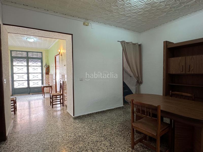 Foto aad8ef86-dfa8-4cae-86ff-e06f5aed91cc. Gebäude in Énova (l´)