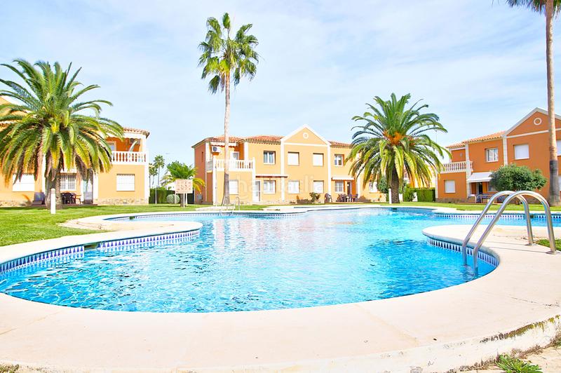 Foto 4c51f811-a64e-47f9-bc0f-897c20f04549. Flat with heating pool in Oliva nova Oliva