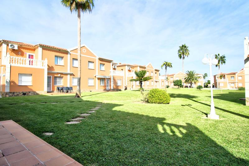 Foto bc3198ae-cbae-4433-84bb-9c903ef54c26. Flat with heating pool in Oliva nova Oliva