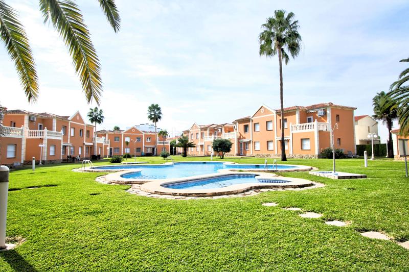 Foto f139079c-9f32-4c75-a3fe-c9184108345d. Flat with heating pool in Oliva nova Oliva