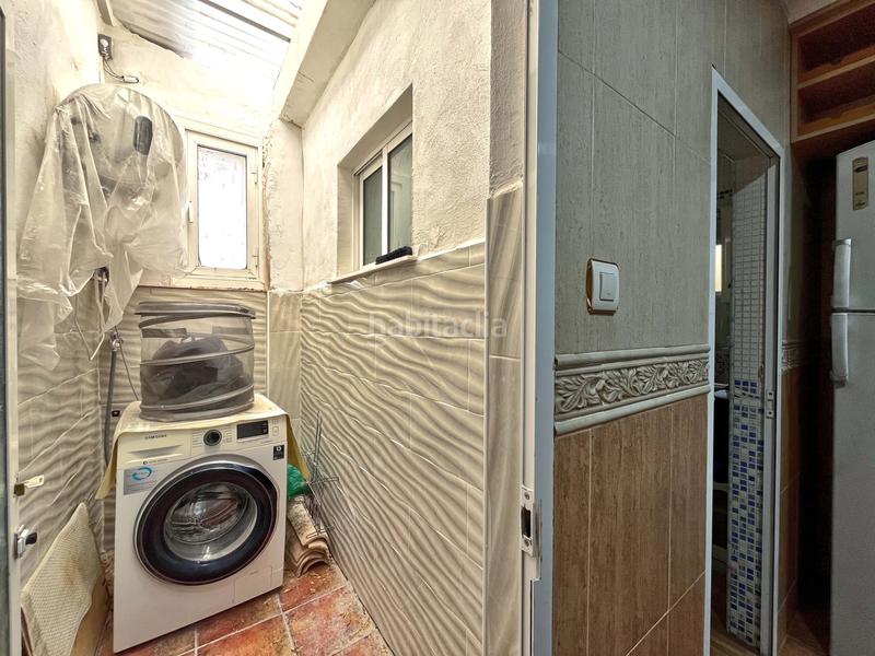 Foto f2296511-3ca0-4a84-ac3a-cd10c91d0814. Edificio en cl pinoso en Monòver