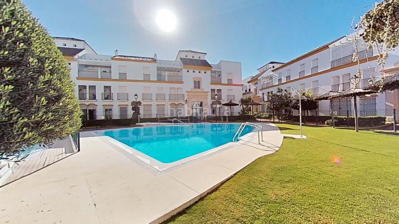 Foto 0b8406aa-4ba4-4fd1-b5b8-c5fa07d857f2. Attico con riscaldamento parcheggio piscina in Costa Ballena - Largo norte Rota