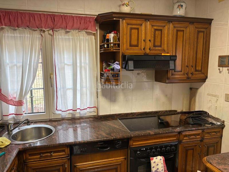 Foto 4ac7880b-7e20-42dd-b1fe-29677f3123e9. Casa con riscaldamento parcheggio in Verdicio-Bañugues-Cabo Peña Gozón