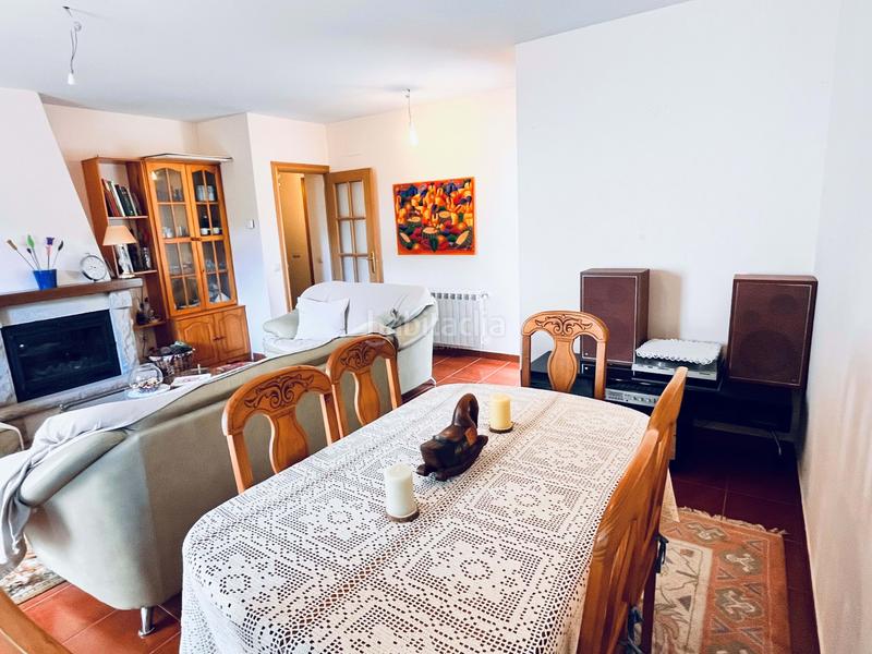 Foto 886085e2-887e-4811-aebc-9e69436b7e16. Casa aparellada amb calefacció aparcament a Herradón de Pinares